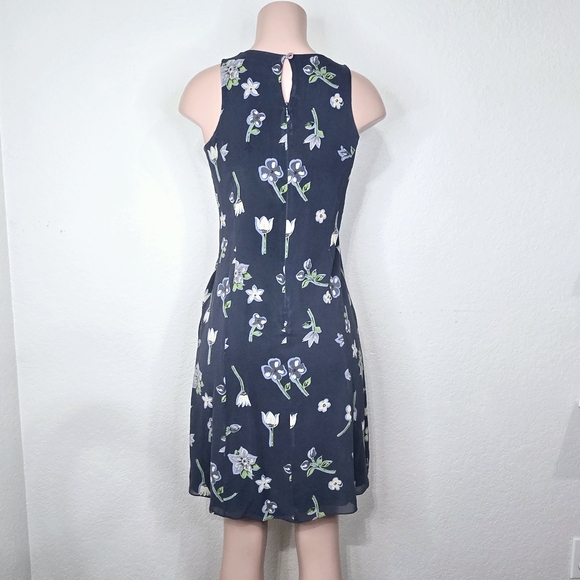 Neiman Marcus Floral 100% Silk Dress Dusty Blue Sleeveless - Picture 4 of 5